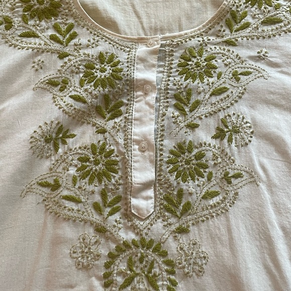 VINTAGE: 60s/70s Long-Sleeved Embroidered Tunic Top (Size 38 EUR/Small US) - Picture 5 of 8
